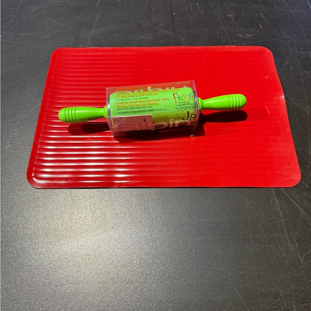 Kids Silicone Rolling Pin & Baking Mat Set